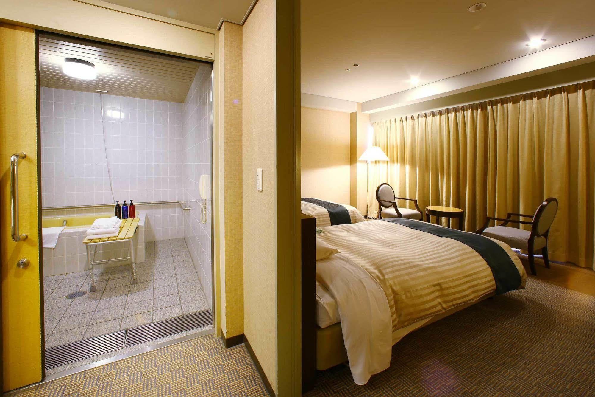 Kkr Hotel Hakata Fukuoka  Exteriör bild